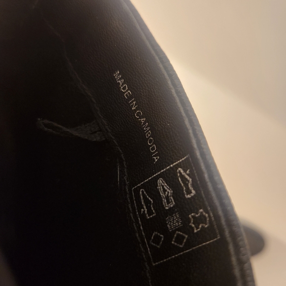 Marks & Spencer Black Leather Ankle Boots with Buckle Detail. US Size 8.5W. - Picture 9 of 10